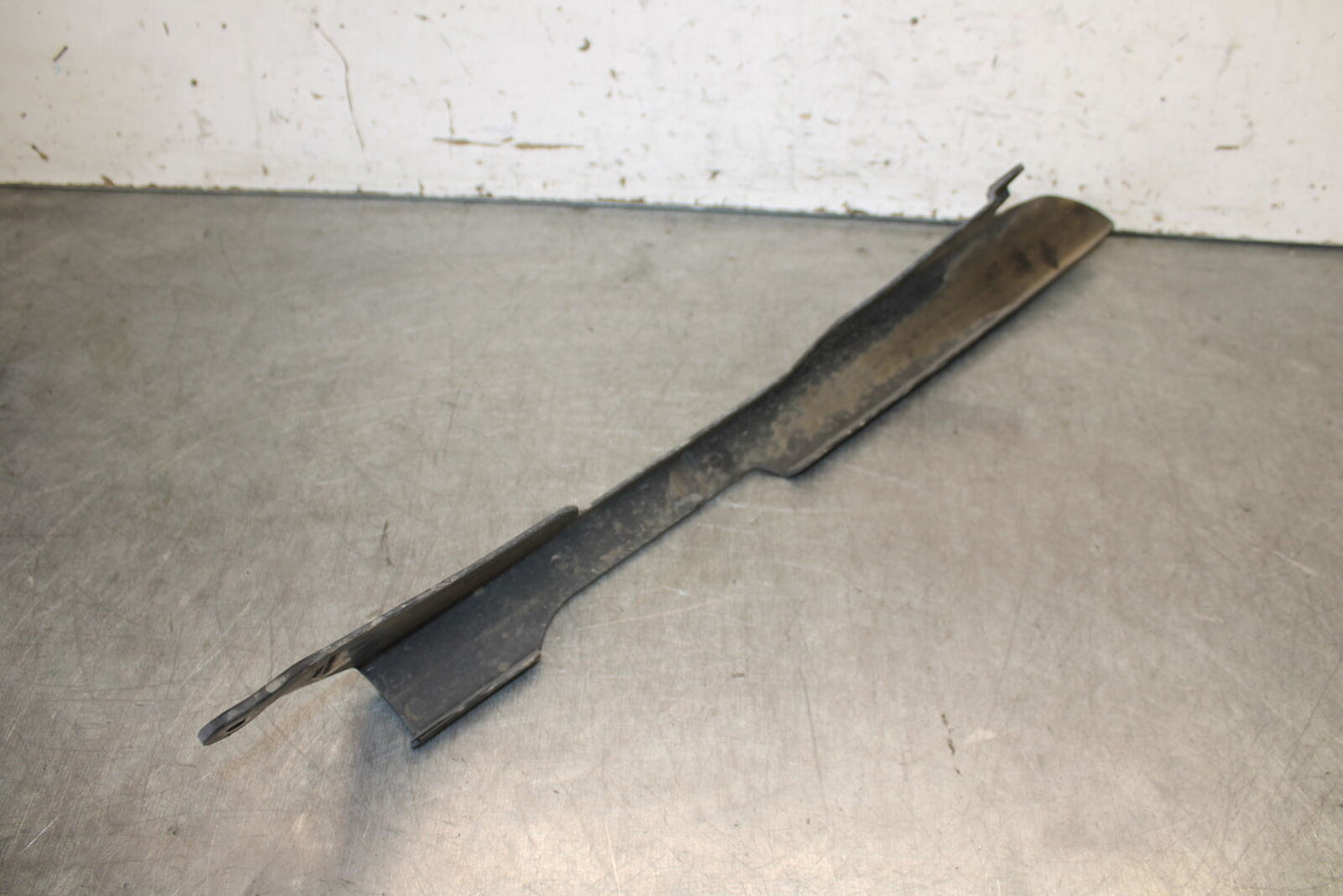 19-23 KAWASAKI NINJA ZX6R REAR BACK DRIVE CHAIN GUARD COVER SHIELD BB701