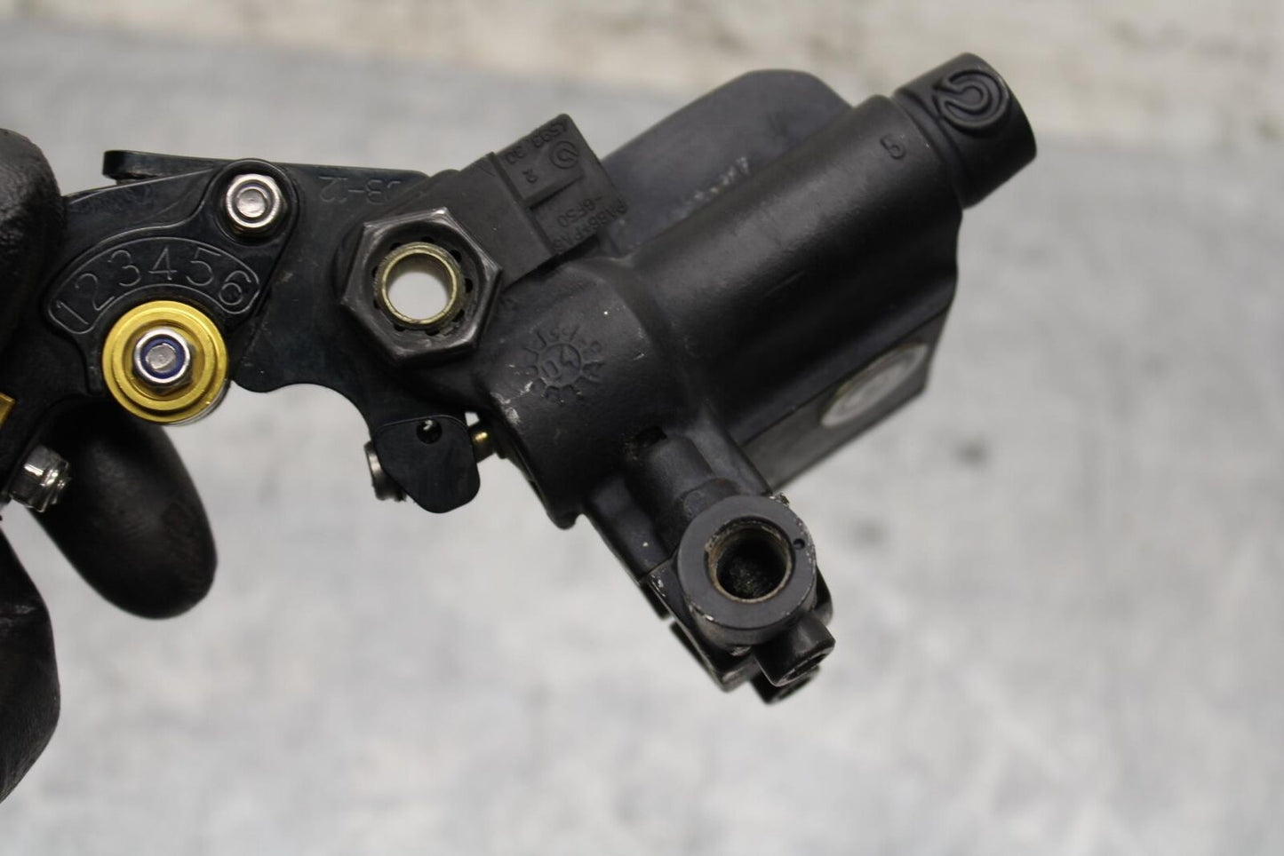 2005 Ducati Monster S2R FRONT BRAKE MASTER CYLINDER w/ LEVER BB557