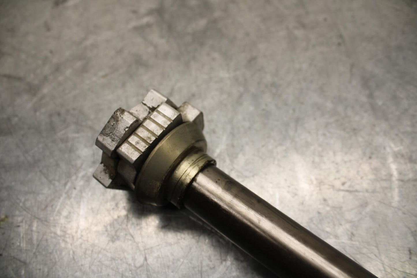 16-18 KTM 690 DUKE REAR AXLE BACK WHEEL RIM PIVOT BOLT AXEL BB631