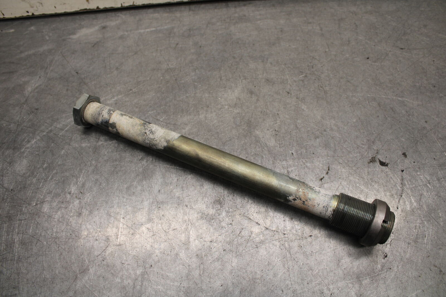 03-07 SUZUKI SV1000S REAR BACK SWINGARM BOLT SUSPENSION PIVOT AXLE BB657