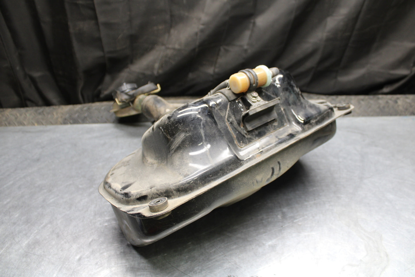 00 SUZUKI INTRUDER 1500 VL1500 GAS TANK FUEL PETROL RESERVOIR BB761