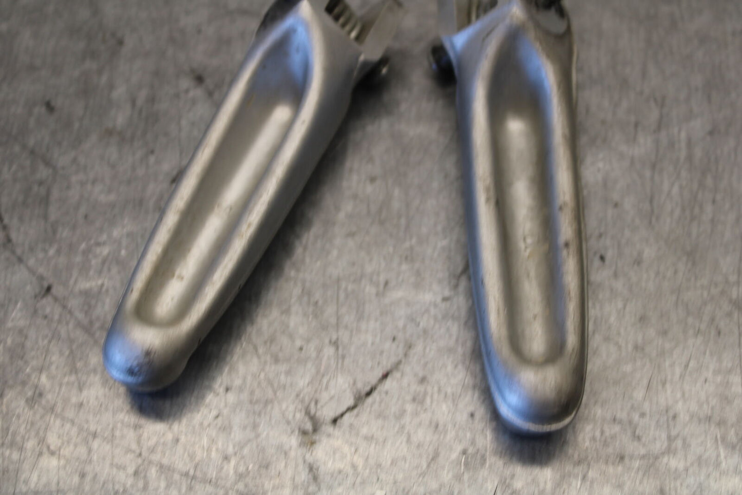 12-15 DUCATI 1199 PANIGALE FRONT FOOT RESTS PEGS STEPS SET PAIR BB699