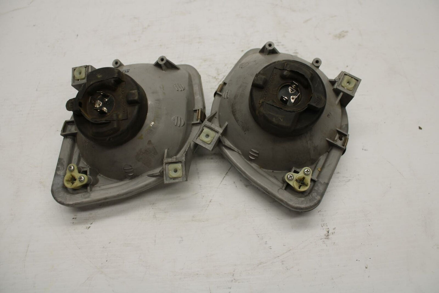96 YAMAHA YZF750R FRONT HEADLIGHT HEAD LIGHT LAMP BB237
