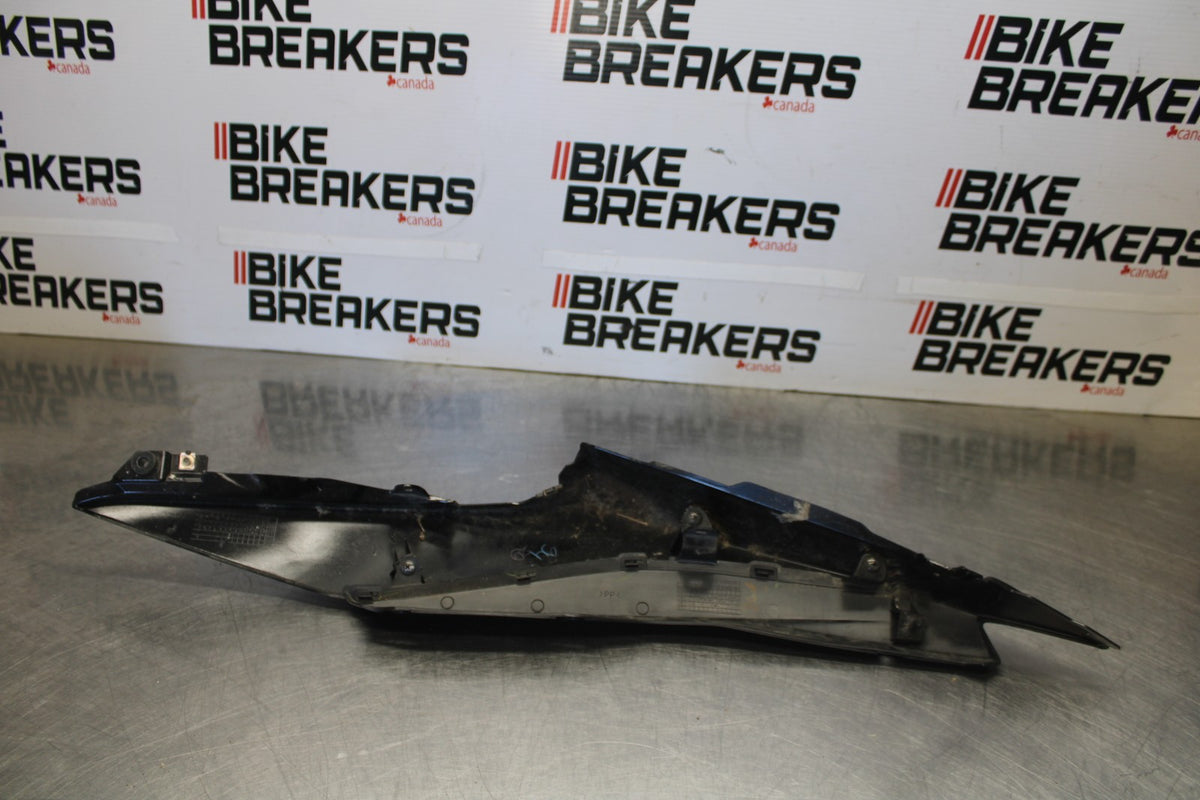 15-17 YAMAHA YZF R3 RIGHT REAR BACK TAIL FAIRING COWL SHROUD BB003