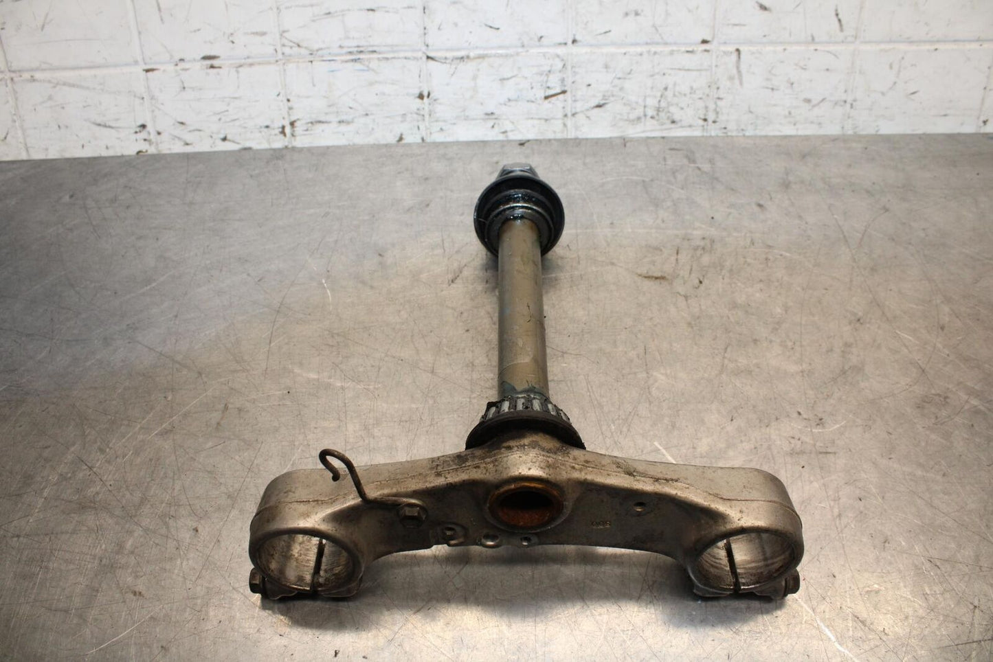 1997 Suzuki Bandit 1200 GSF1200S FRONT FORKS CLAMP LOWER TRIPLE TREE STEM BB559