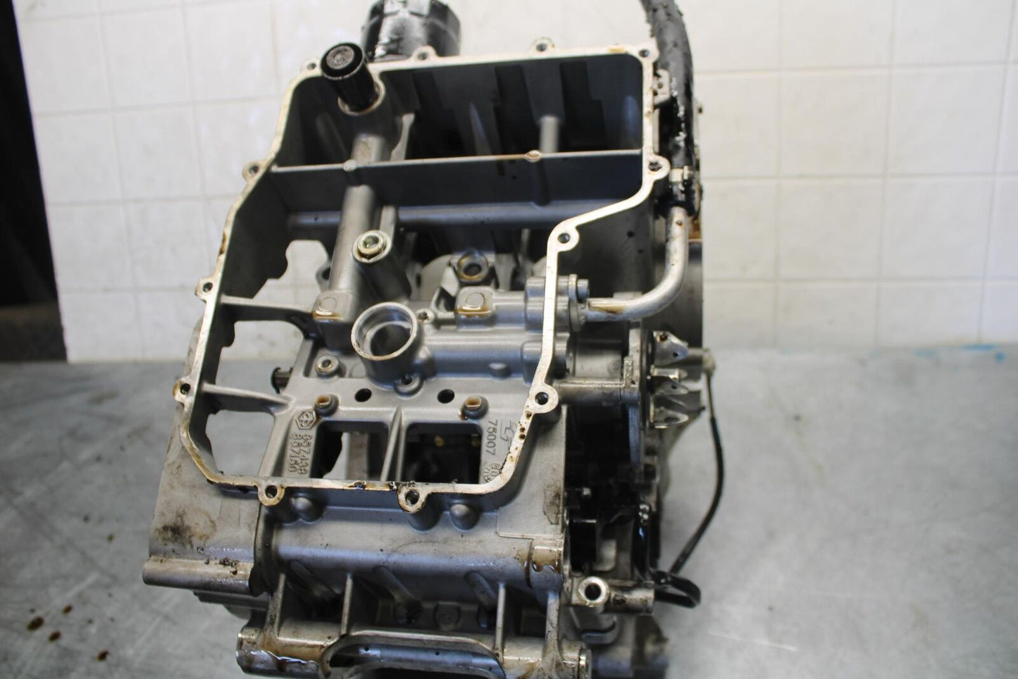 2010 Aprilia RSV1000R ENGINE MOTOR CRANKCASE CRANK CASES BLOCK BB513