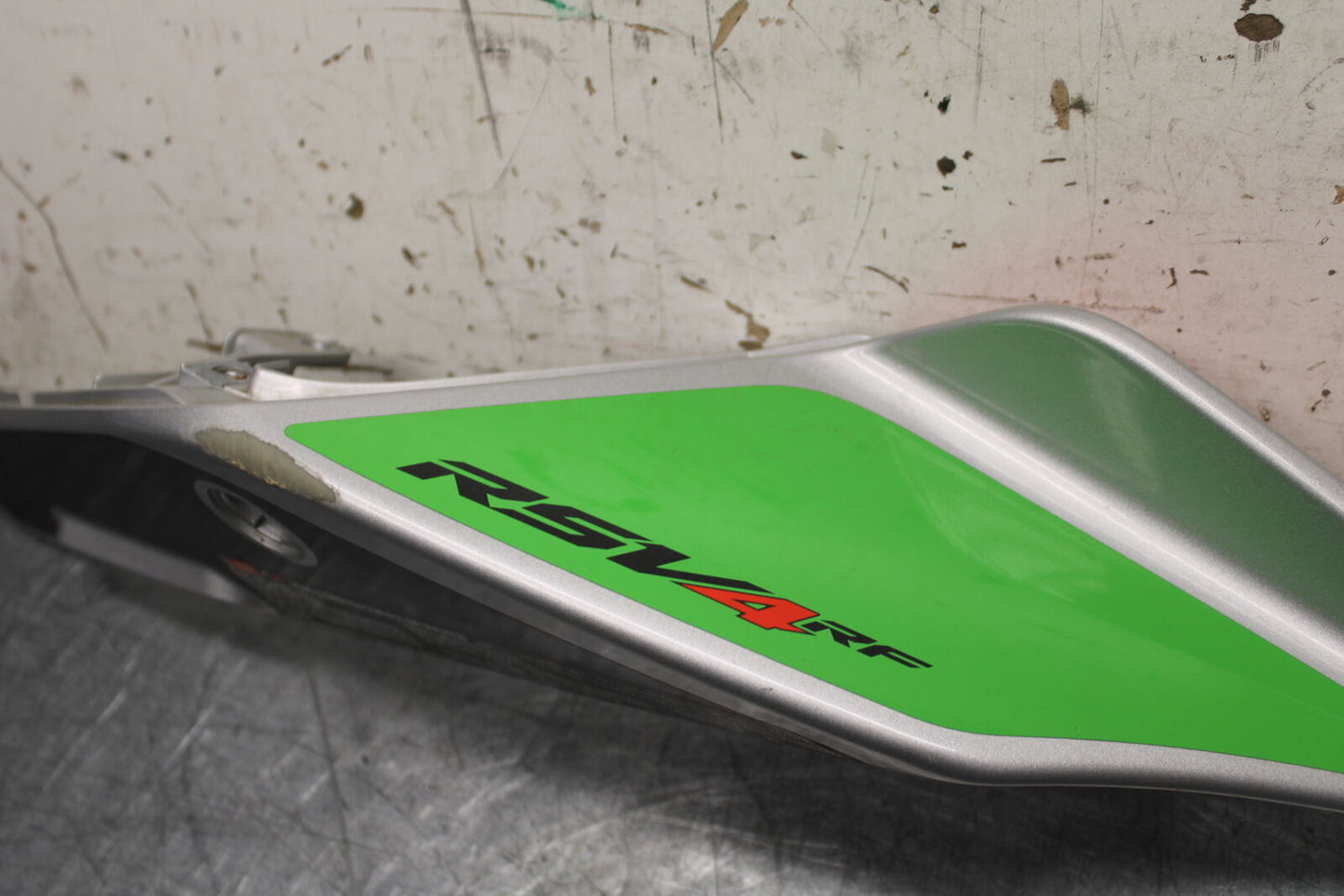 15-19 APRILIA RSV4 RF LEFT REAR BACK TAIL FAIRING COWL SHROUD BB611