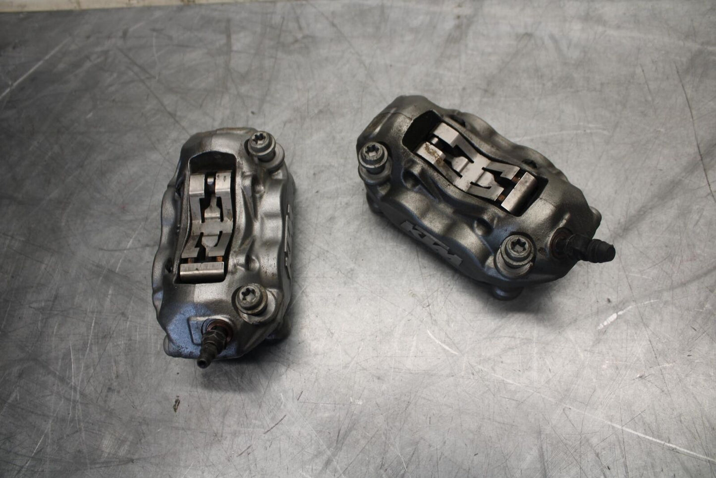 22 KTM 890 ADVENTURE RIGHT LEFT FRONT BRAKE CALIPER SET PAIR CALIPERS BB514