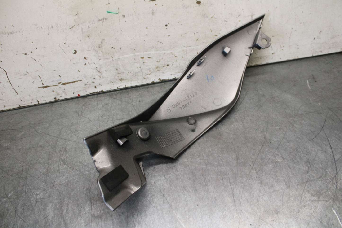 17-24 SUZUKI SV650 RIGHT LOWER MID UPPER SIDE FAIRING COWL BB706