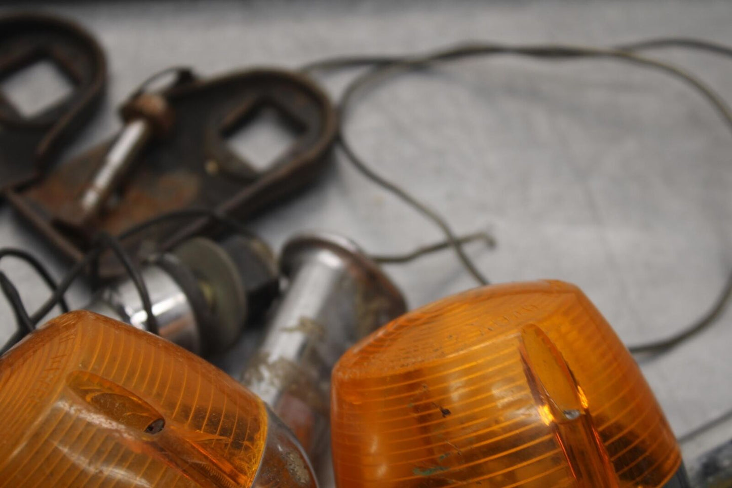 80-83 SUZUKI GS750E REAR LEFT RIGHT TURN SIGNALS LIGHT INDICATORS BB82
