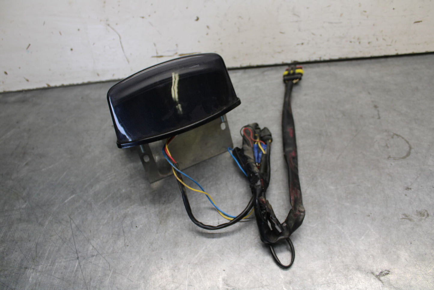 06-07 DUCATI MONSTER 695 AFTERMARKET REAR TAIL TAILLIGHT BACK BRAKE LIGHT BB674