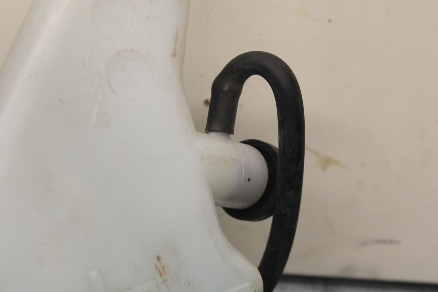 2011 Suzuki GSXR600 COOLANT WATER TANK RESERVOIR BOTTLE BB602