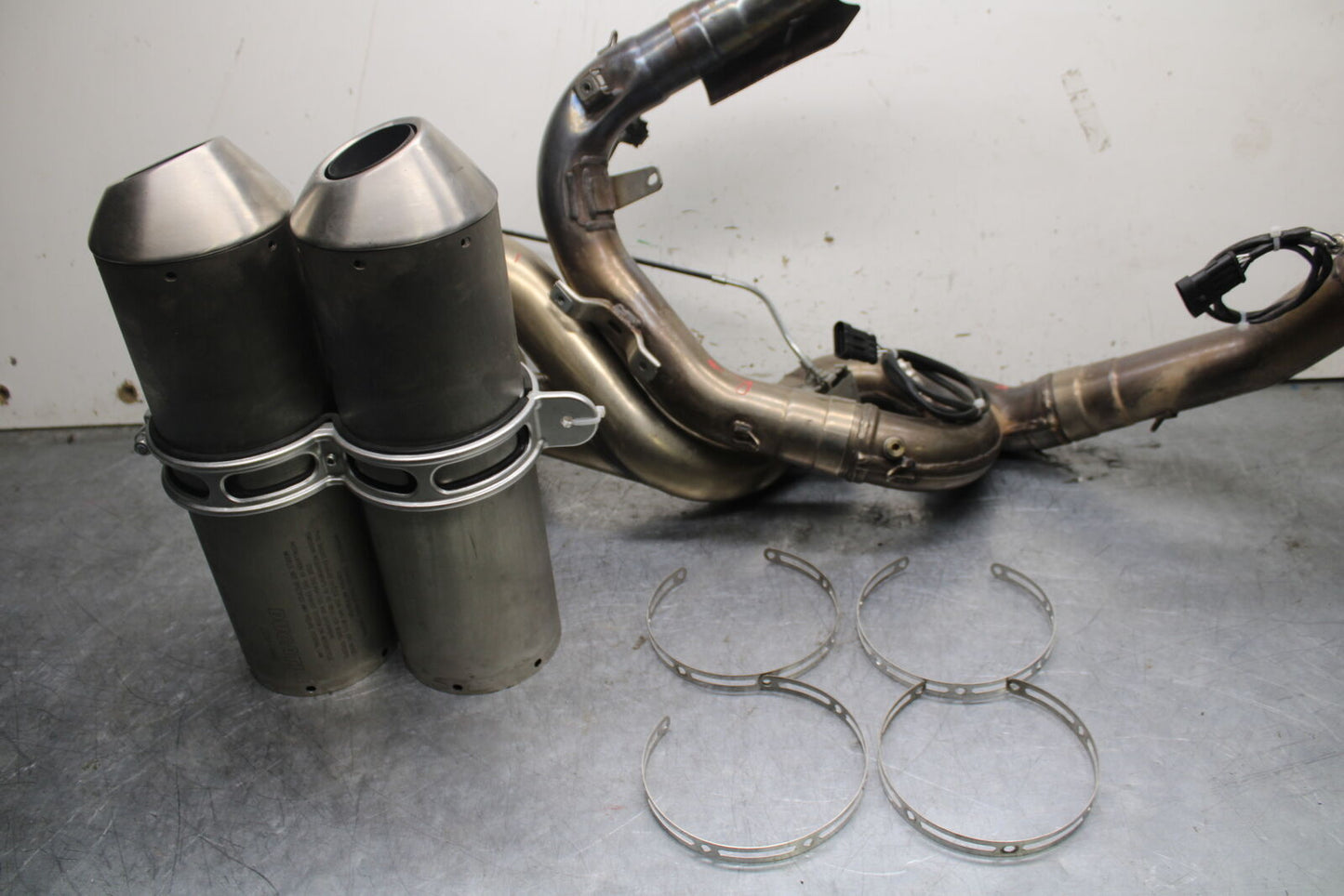 09-11 DUCATI STREETFIGHTER 1098 FULL EXHAUST SYSTEM HEADERS PIPE MUFFLER BB705