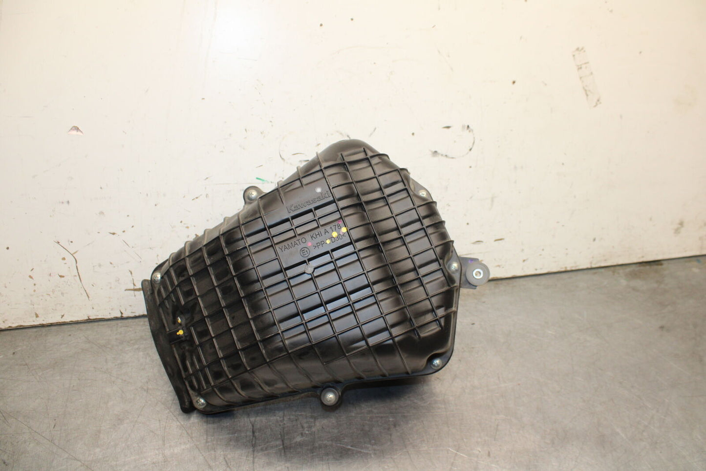 24 KAWASAKI NINJA 500 ABS AIRBOX AIR INTAKE FILTER BOX BB730