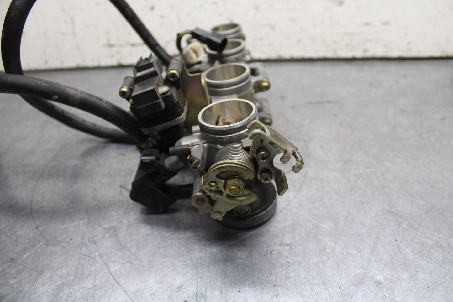 03-04 TRIUMPH DAYTONA 600 MAIN FUEL INJECTORS / THROTTLE BODIES BB745