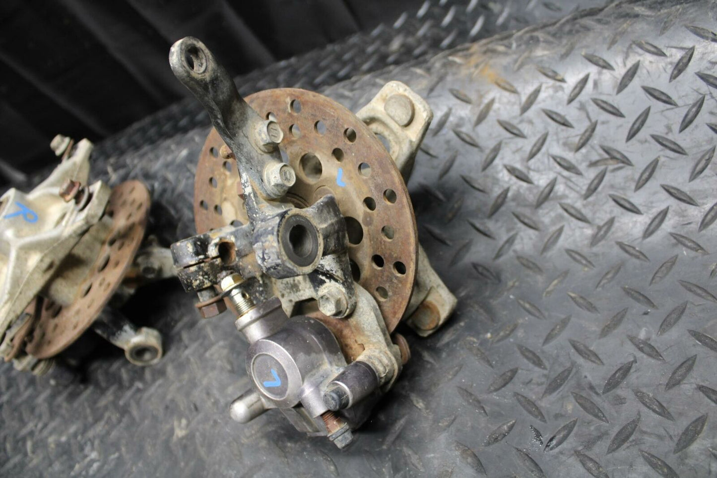 85-86 SUZUKI QUADRACER 250 FRONT WHEEL RIGHT LEFT HUBS HUB SET BB210