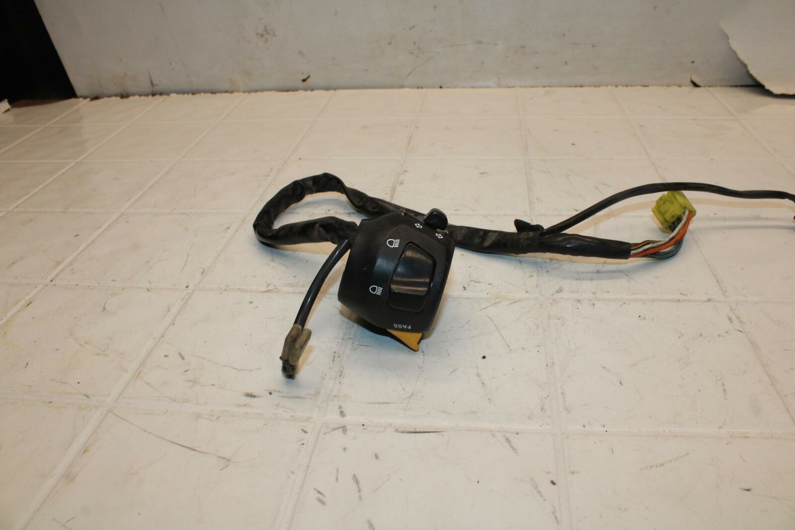 03-05 SUZUKI SV1000 LEFT CLIP ON HANDLE HORN SIGNALS SWITCH SWITCHES BB405