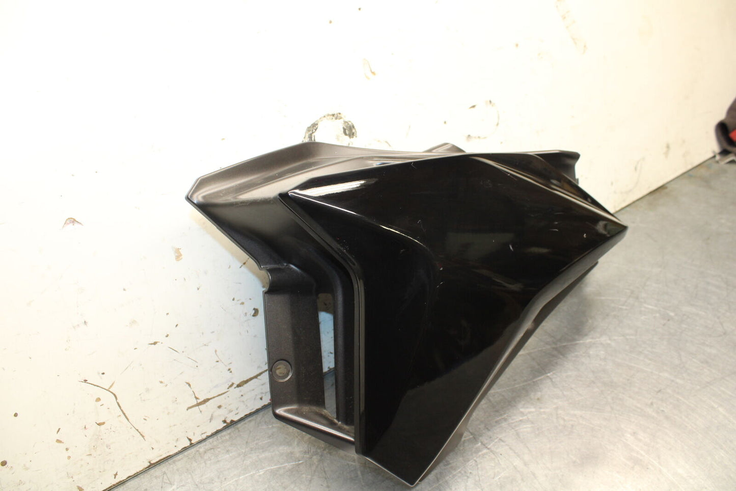 21-24 APRILIA TUONO 660 FACTORY RIGHT FRONT UPPER MID SIDE FAIRING PLASTIC BB733