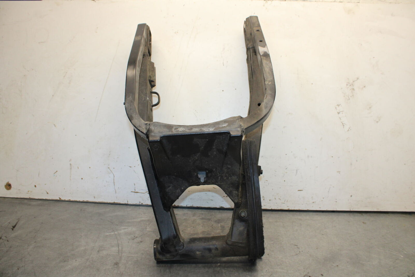 04-05 SUZUKI GSXR600 REAR SWINGARM SUSPENSION SWING ARM 61000-29G00 BB658