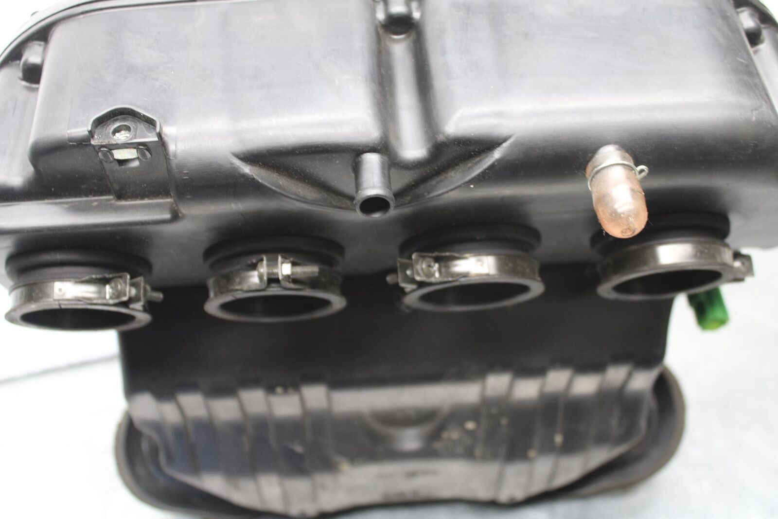 01-03 SUZUKI GSXR600 AIRBOX AIR INTAKE FILTER BOX 13700-39F00 BB639