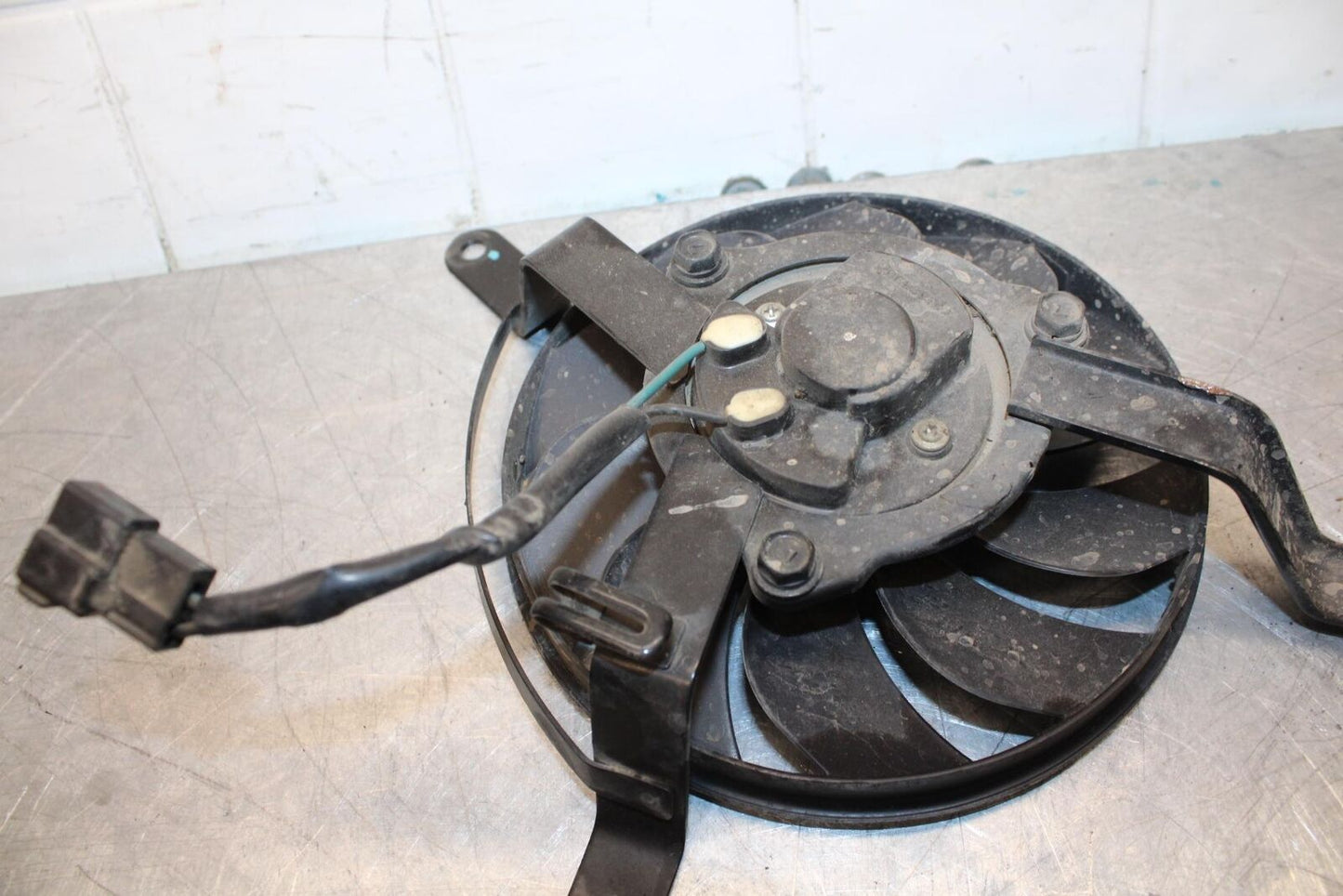 14-15 TRIUMPH STREET TRIPLE R ENGINE RADIATOR COOLING FAN BB441