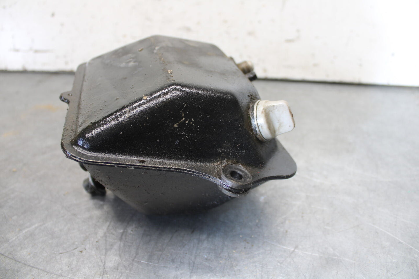 01-05 YAMAHA RAPTOR 660R OIL TANK BOTTLE RESERVOIR 5LP-21750-01-00 BB695