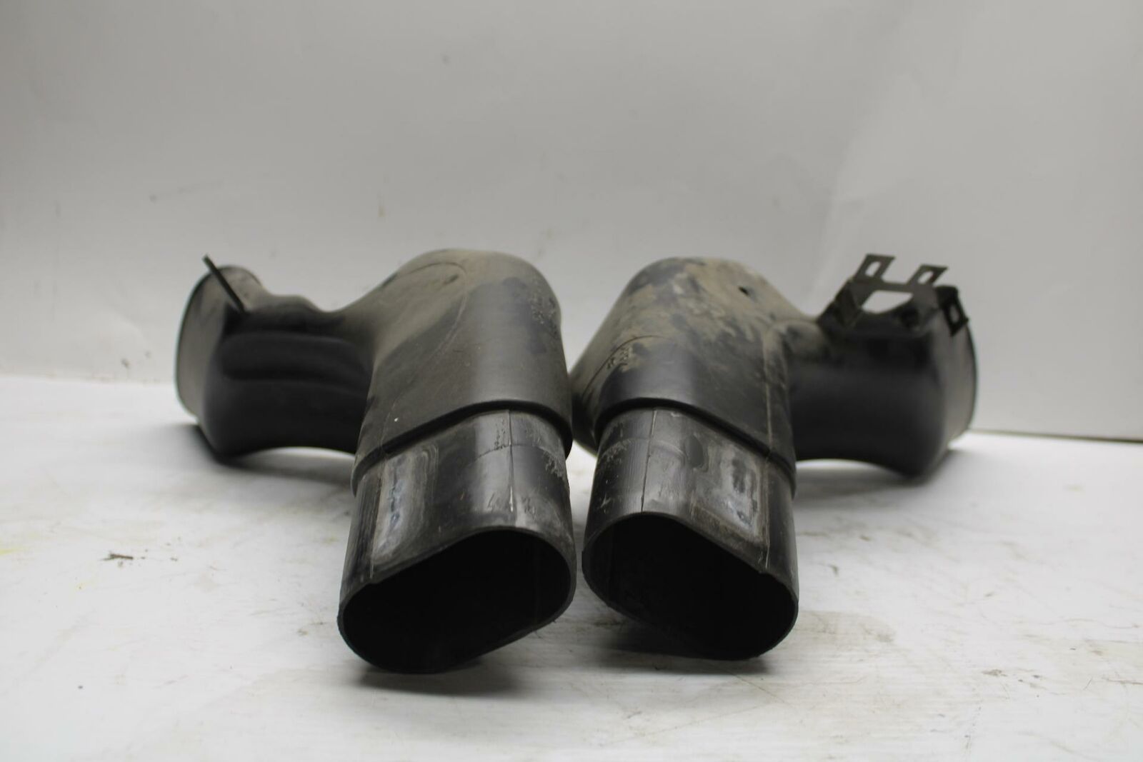 00-07 SUZUKI HAYABUSA RIGHT LEFT AIR INTAKE DUCTS  BB281