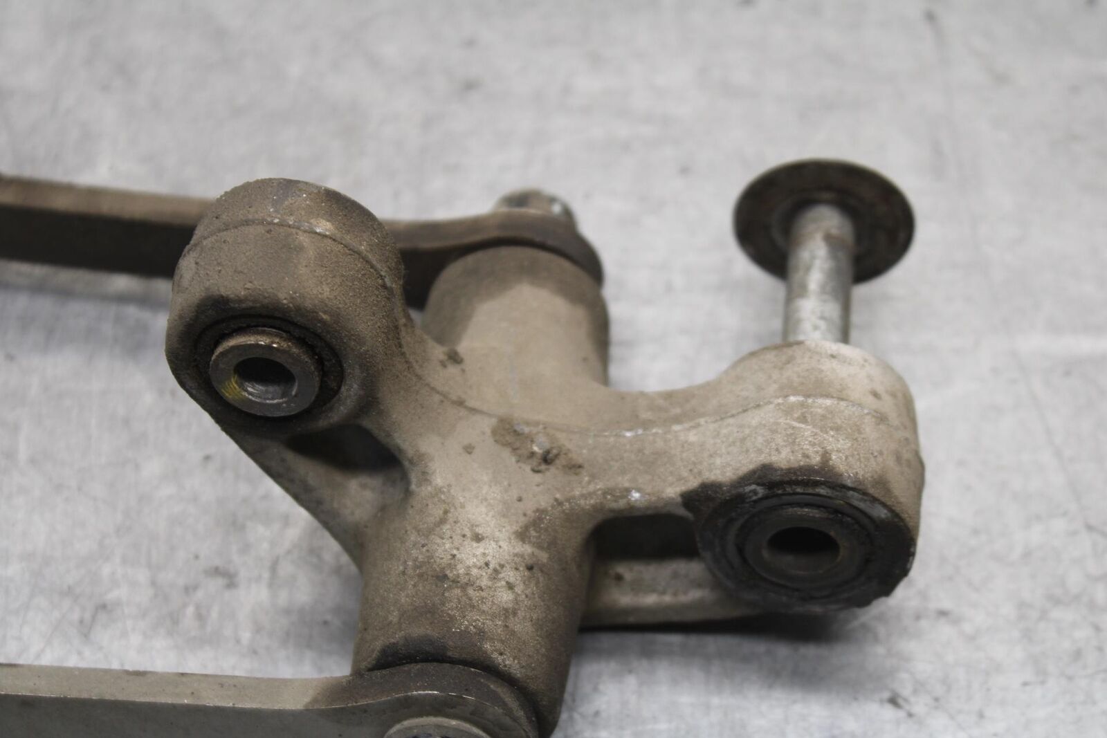 01-03 SUZUKI GSXR600 REAR DOGBONE SHOCK LINKAGE LINK 62600-35870 BB633