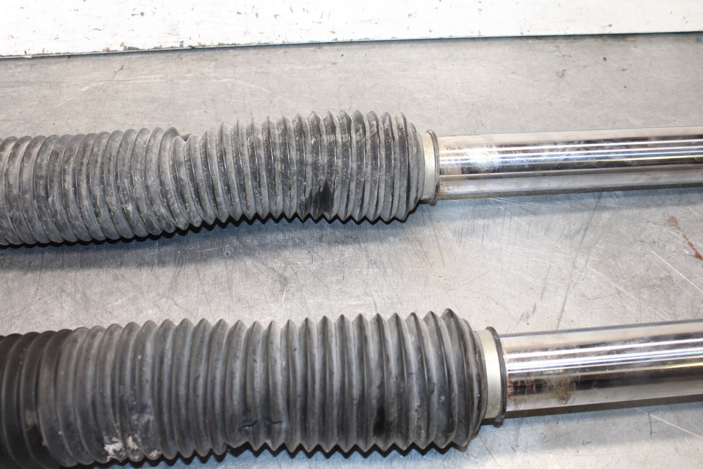 01-06 TRIUMPH TIGER 955I FRONT FORKS SHOCK SUSPENSION SET PAIR BB693