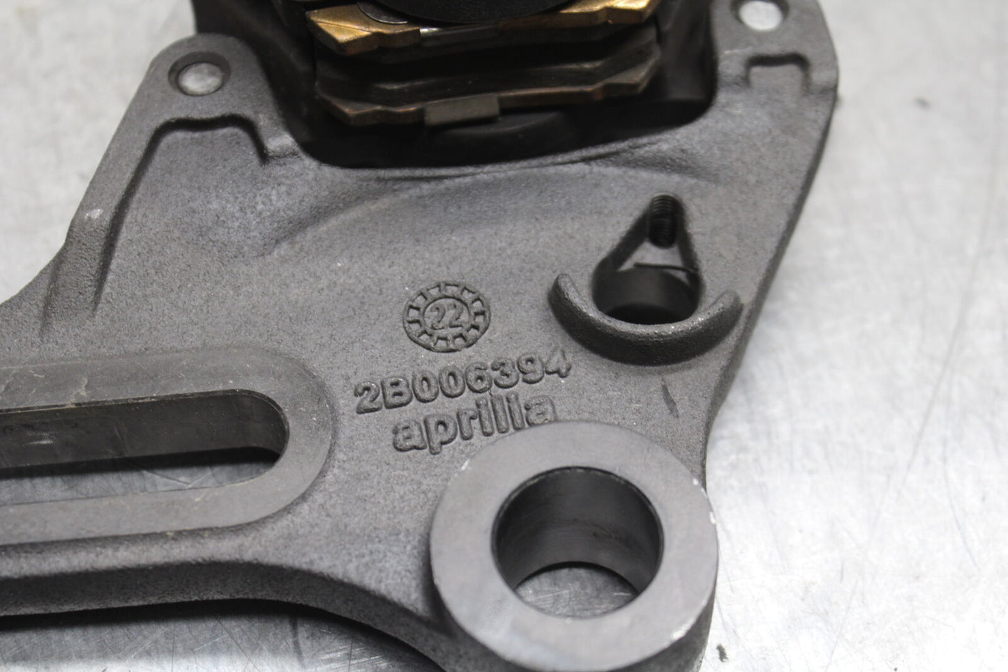 21-24 APRILIA TUONO 660 FACTORY REAR BACK BRAKE CALIPER W MOUNT BRACKET BB733