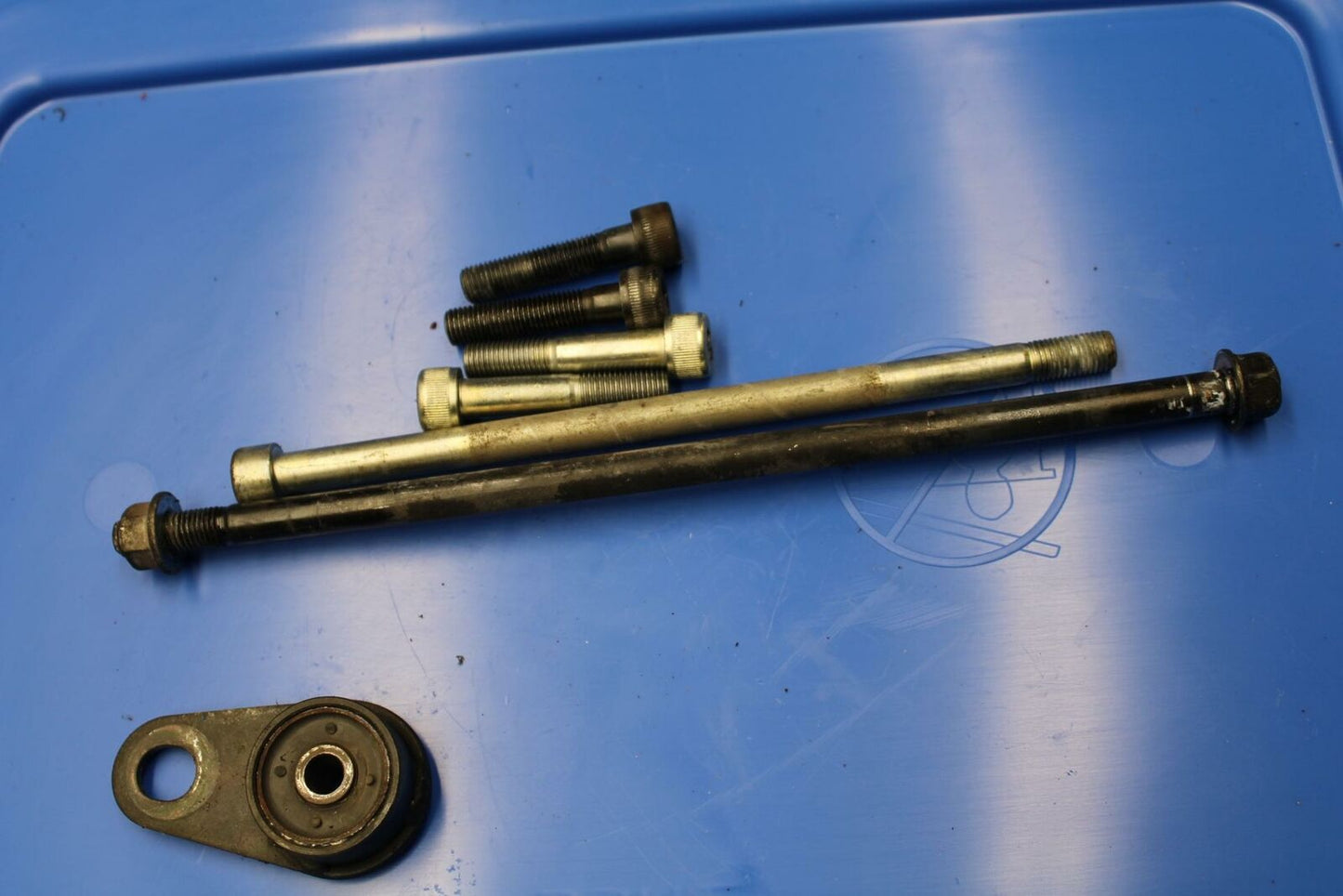 91-93 YAMAHA FZR1000 ENGINE MOUNTING BOLTS HARDWARE MOTOR SCREWS BB339