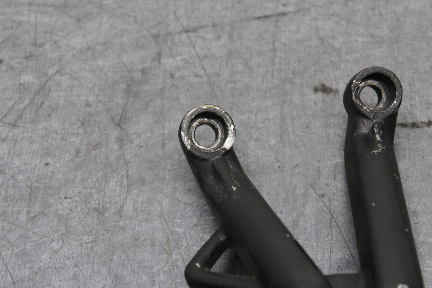 03-04 TRIUMPH DAYTONA 600 RIGHT REAR BACK PASSENGER PEG BB745