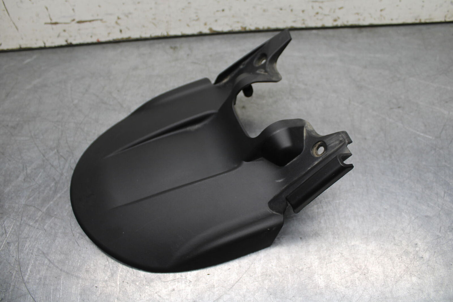 21-24 APRILIA TUONO 660 FACTORY REAR BACK WHEEL TIRE HUGGER FENDER BB733