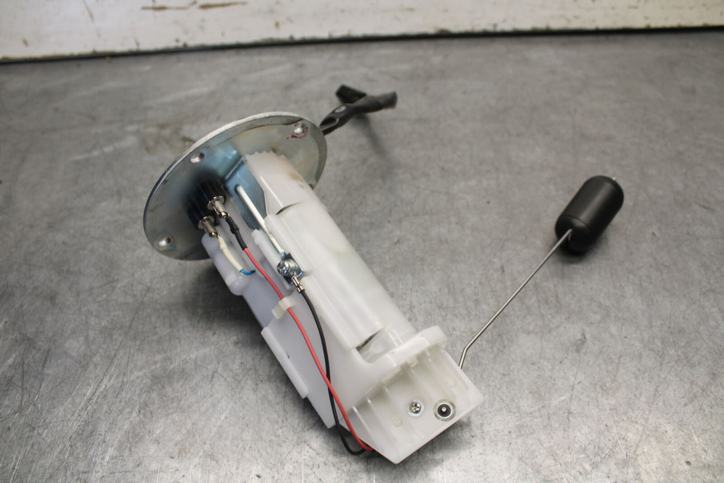 18-23 KAWASAKI NINJA 400 FUEL PUMP GAS PETROL SENDER UNIT BB660