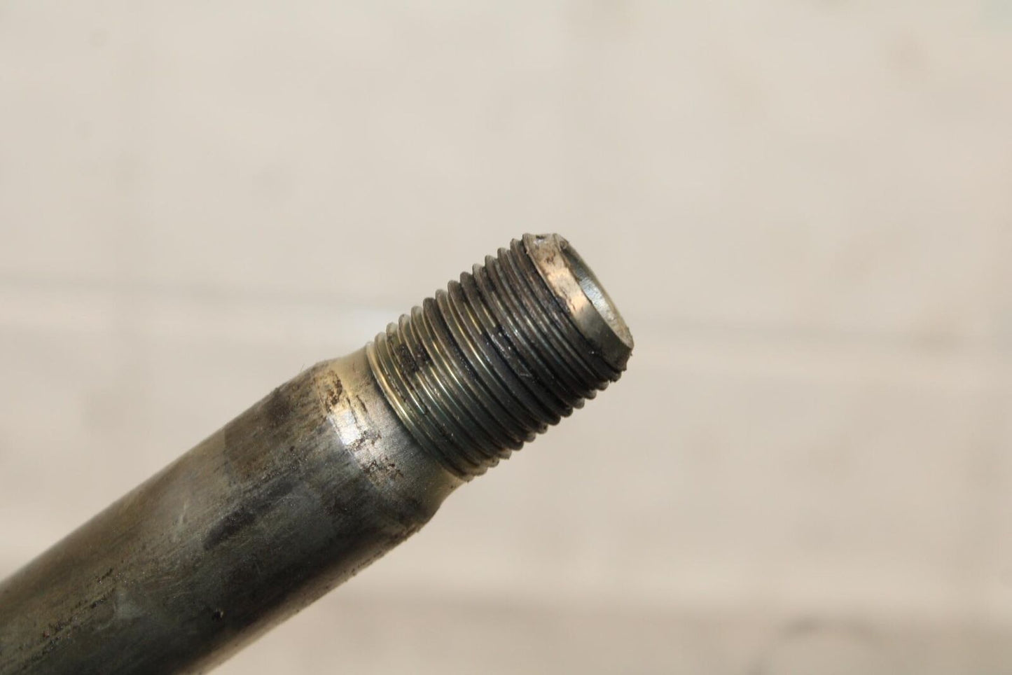 2012 Triumph Daytona 675R REAR AXLE BACK WHEEL RIM PIVOT BOLT AXEL BB589