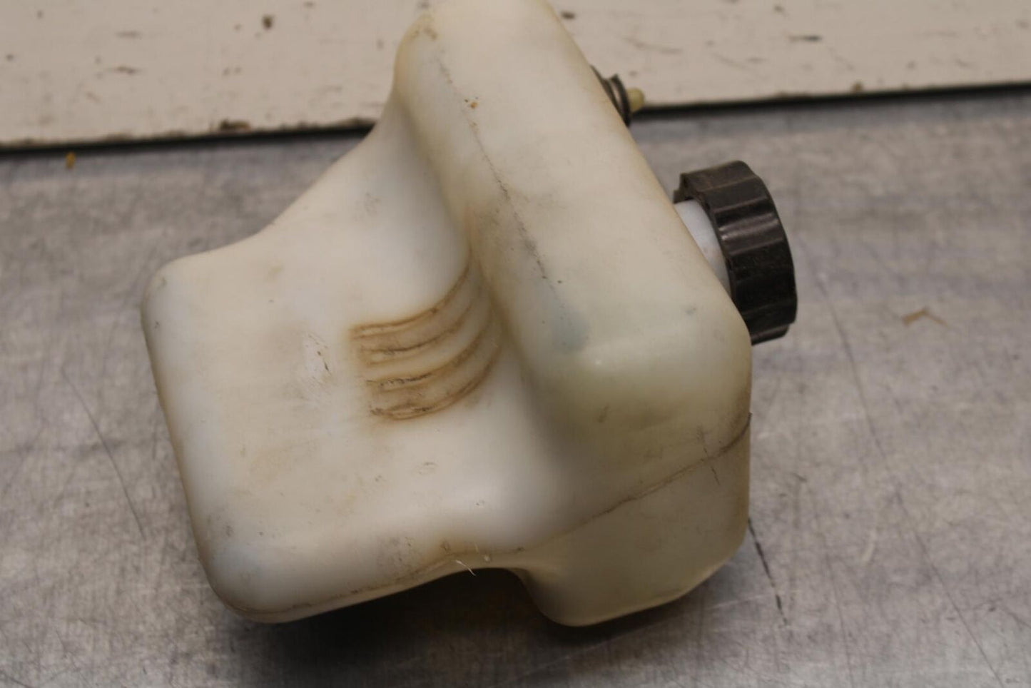 1998 Yamaha Vmax 1200 VMX1200 COOLANT WATER TANK RESERVOIR BOTTLE BB620