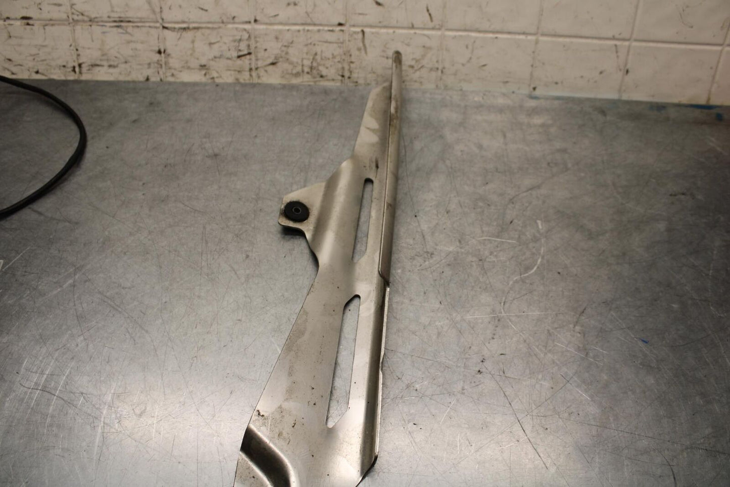 1997 Suzuki Bandit 1200 GSF1200S ALUMINUM REAR BACK CHAIN GUARD COVER BB559