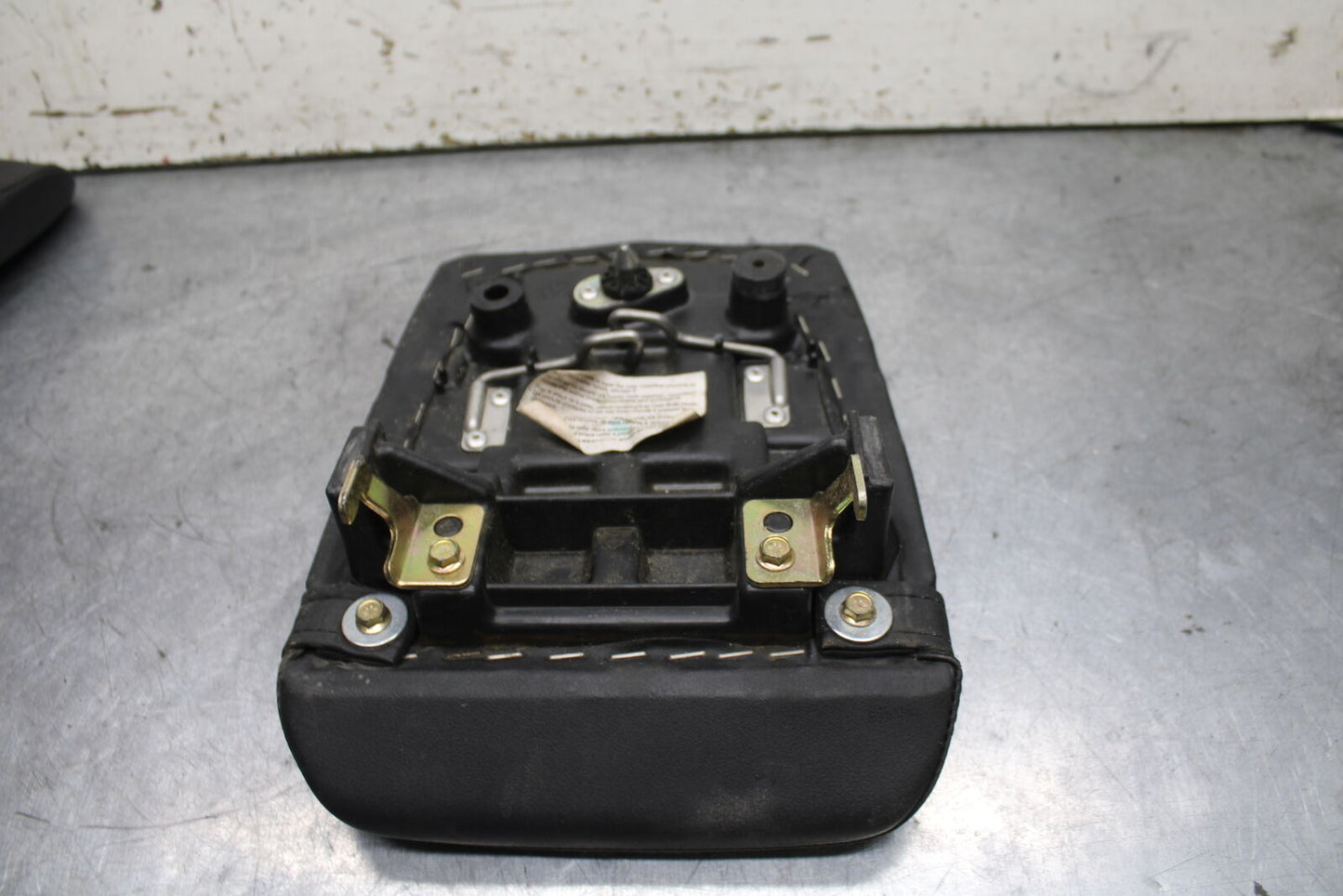 03-04 TRIUMPH DAYTONA 600 REAR BACK PASSENGER SEAT PAD SADDLE PILLION BB745