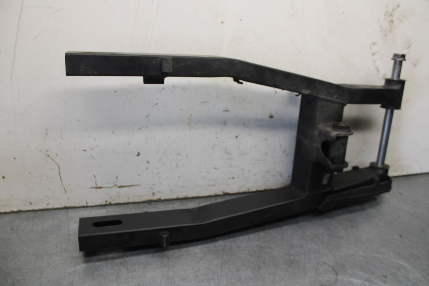 18-23 KAWASAKI NINJA 400 REAR SWINGARM BACK SUSPENSION SWING ARM BB679