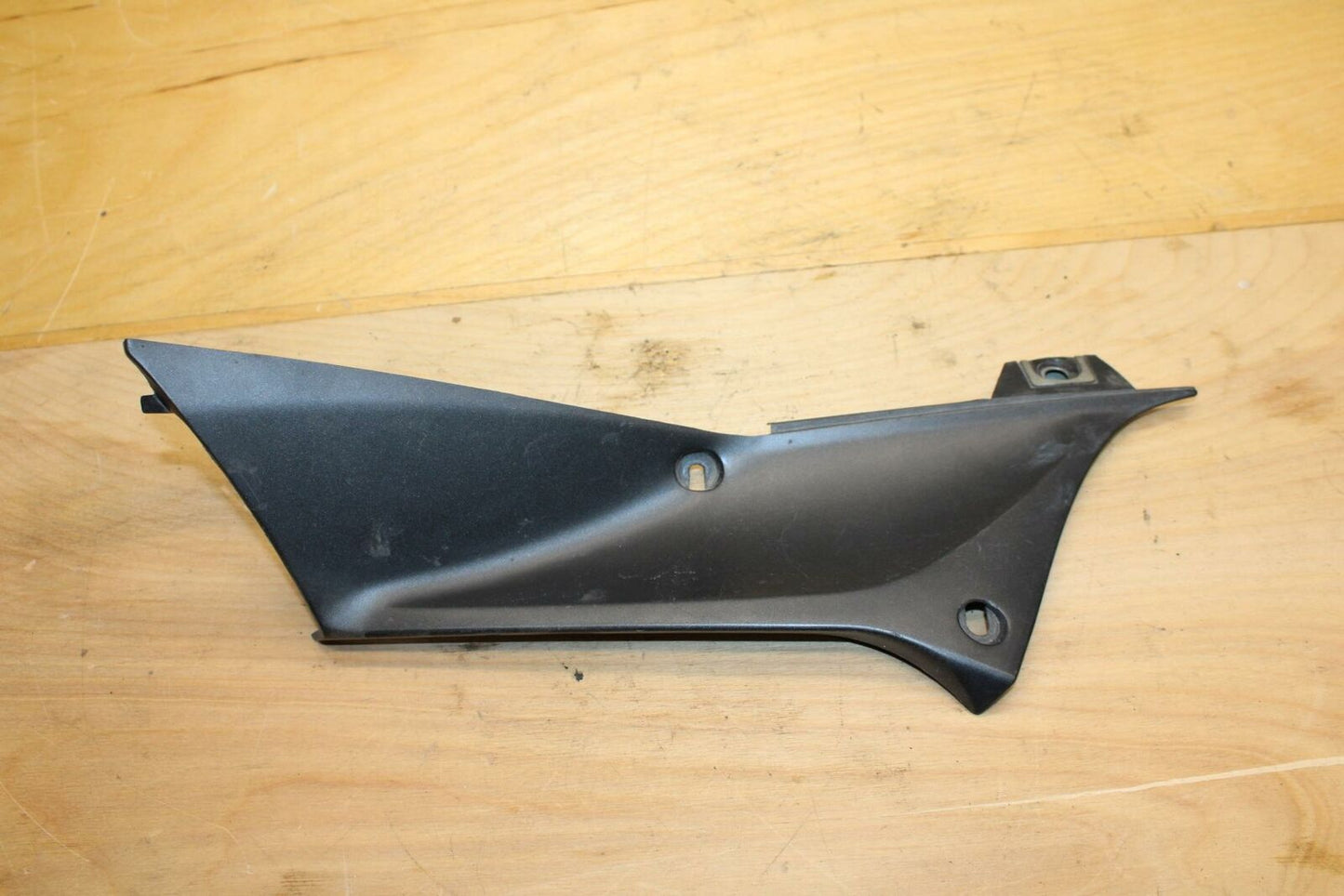 02-03 YAMAHA YZF R1 5PW RIGHT FRONT DUCT COVER PANEL COWL BB313