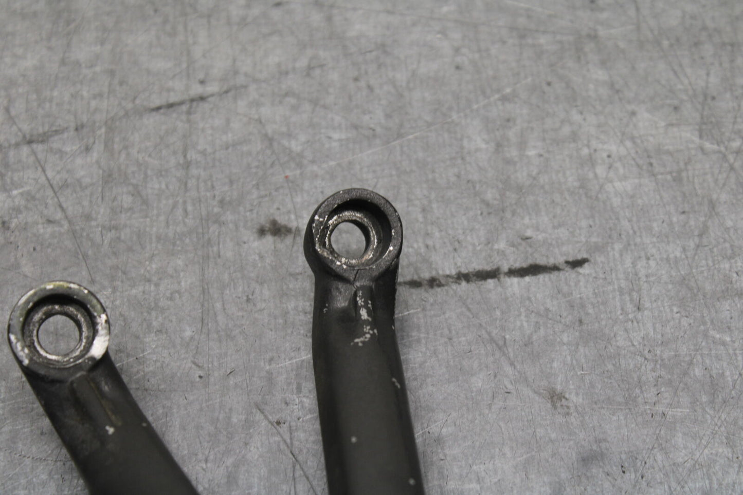 03-04 TRIUMPH DAYTONA 600 RIGHT REAR BACK PASSENGER PEG BB745