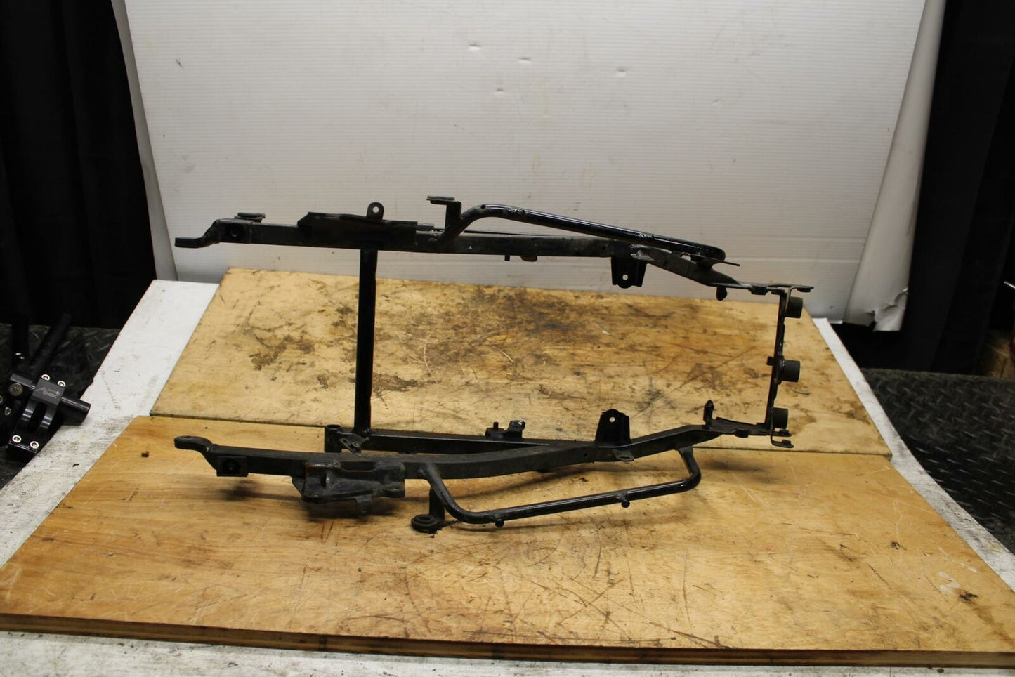 91-93 YAMAHA FZR1000 REAR SUBFRAME BACK SUB FRAME BB339
