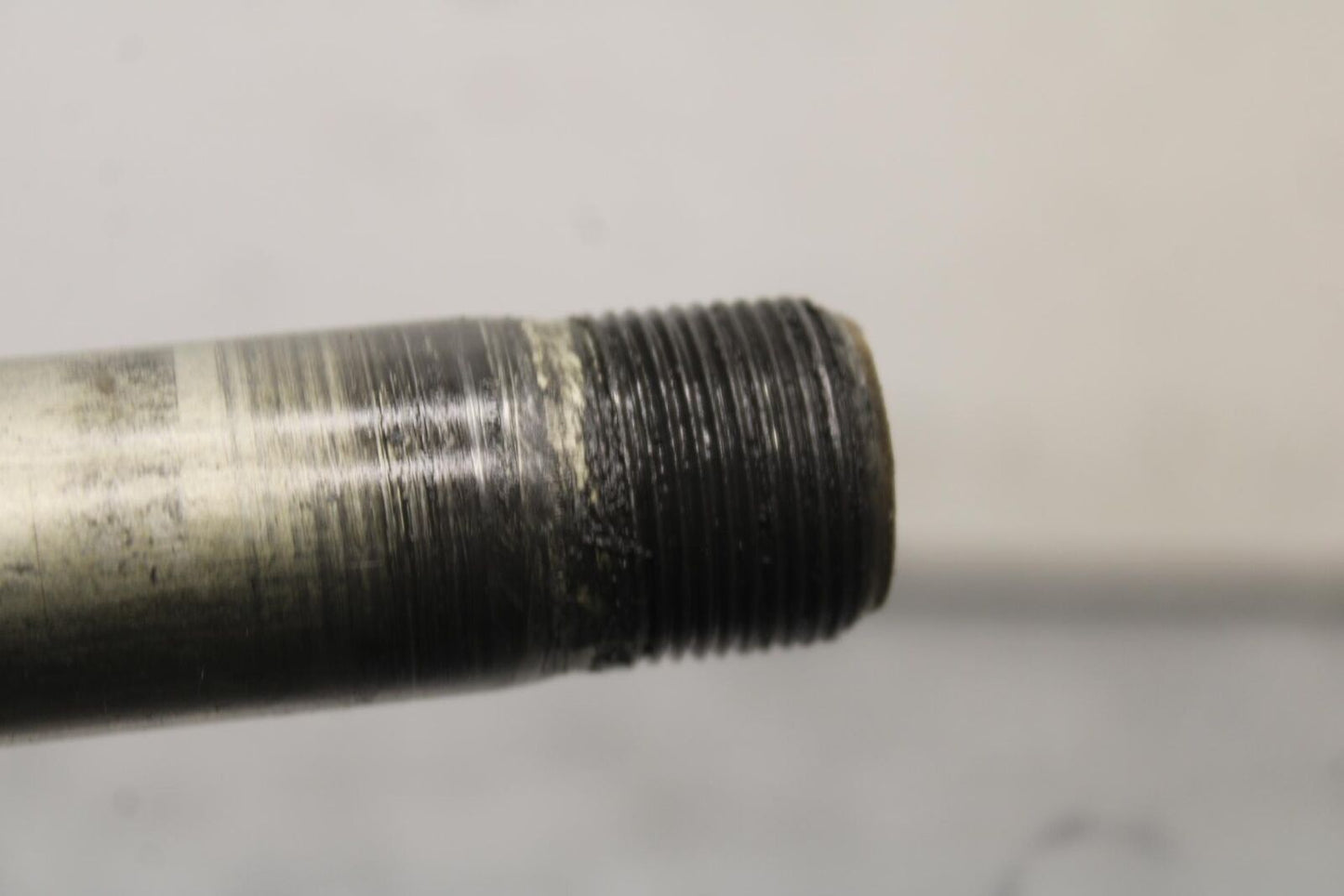 01-03 SUZUKI GSXR600 FRONT WHEEL RIM AXLE PIVOT BOLT  BB633