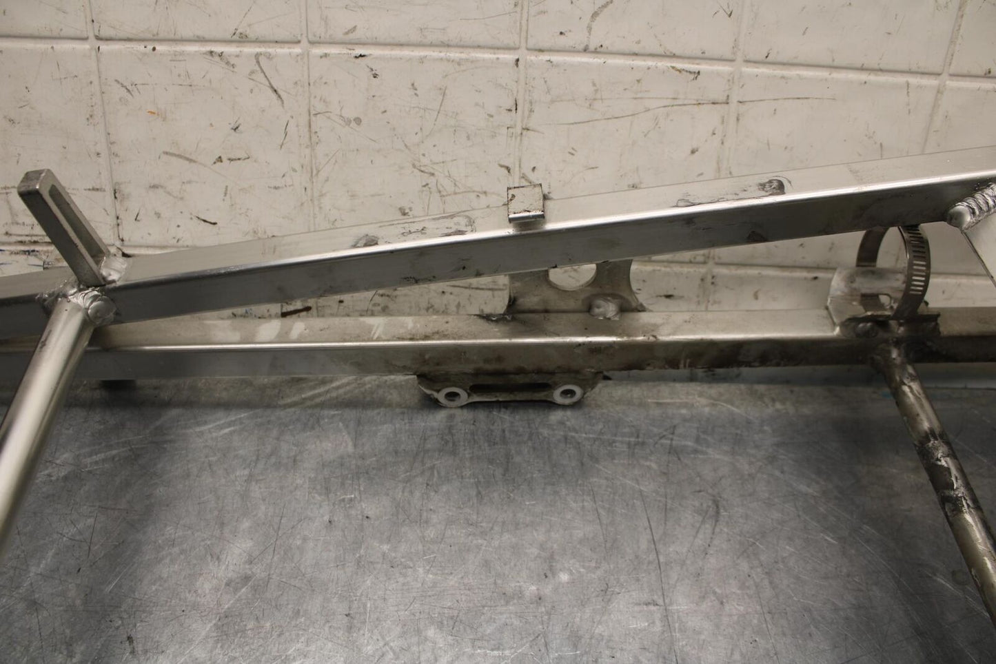 2000 Honda CBR600F4 REAR BACK TAIL SUBFRAME SUB FRAME BB552