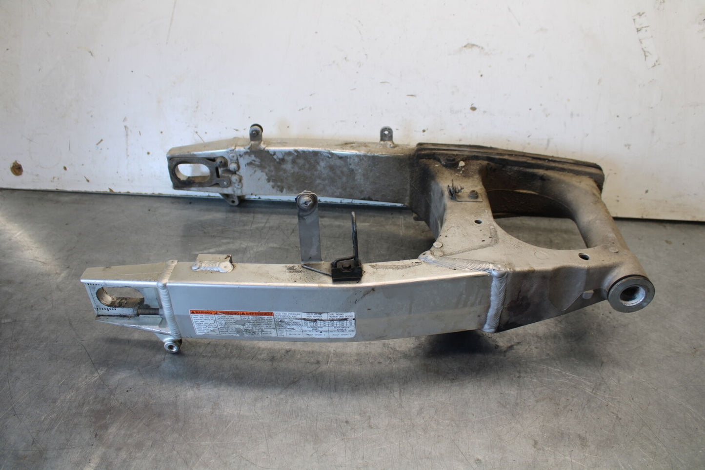 03-07 SUZUKI SV1000S REAR SWINGARM BACK SUSPENSION SWING ARM BB657