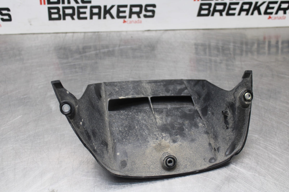 08-16 YAMAHA YZF R6 REAR BACK WHEEL TIRE HUGGER FENDER BB856