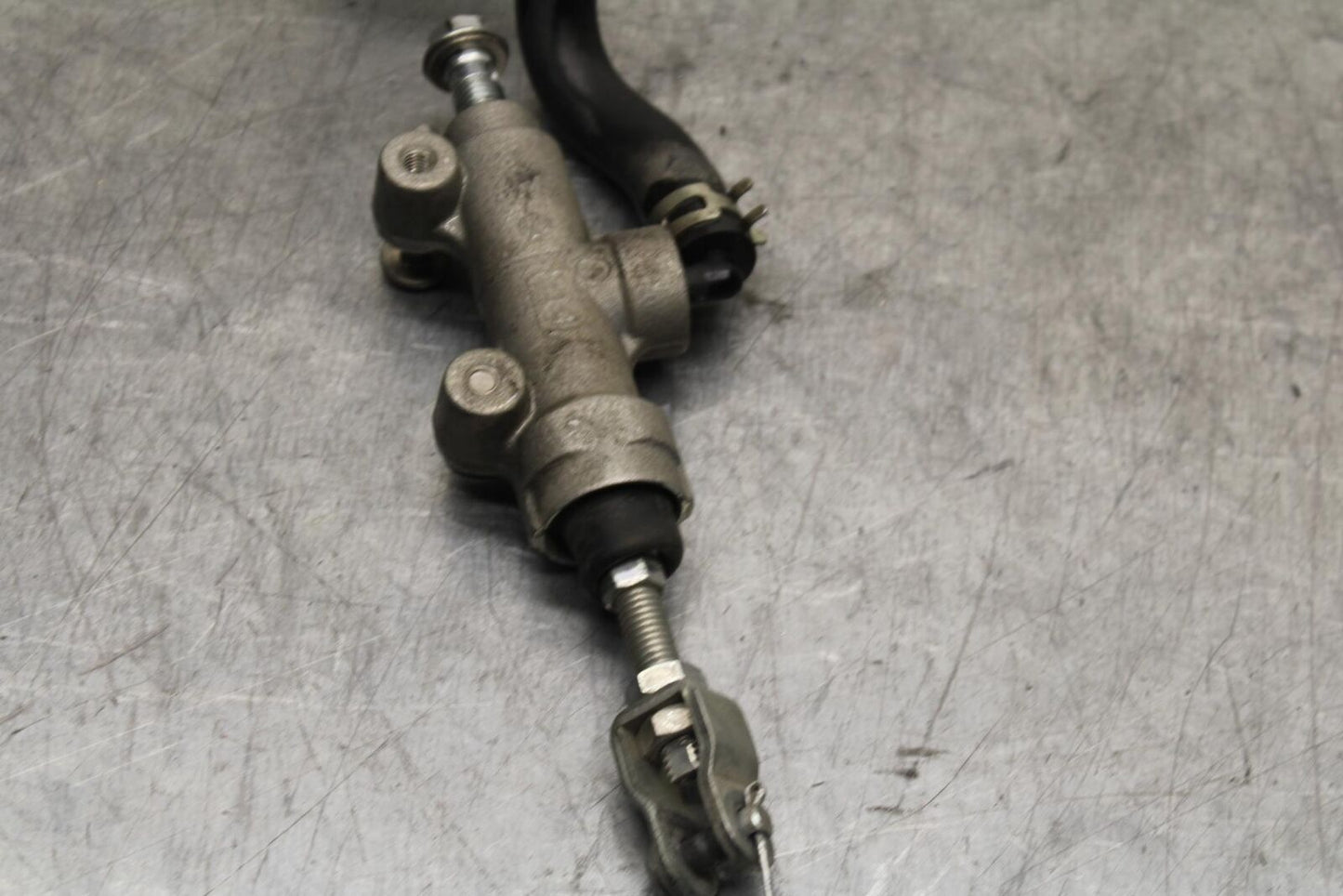 06-07 SUZUKI GSXR 600 750 REAR BACK BRAKE MASTER CYLINDER W RESERVOIR BB98