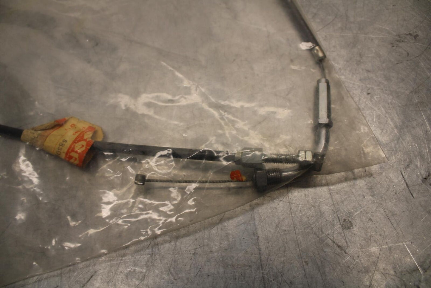 1979 Suzuki GS1000 THROTTLE CABLE LINE 58300-00a10 BB34