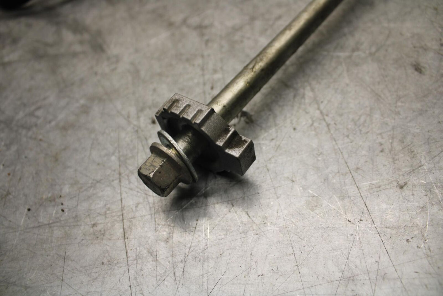 22-23 HUSQVARNA SVARTPILEN 401 REAR AXLE BACK WHEEL RIM PIVOT BOLT AXEL BB541