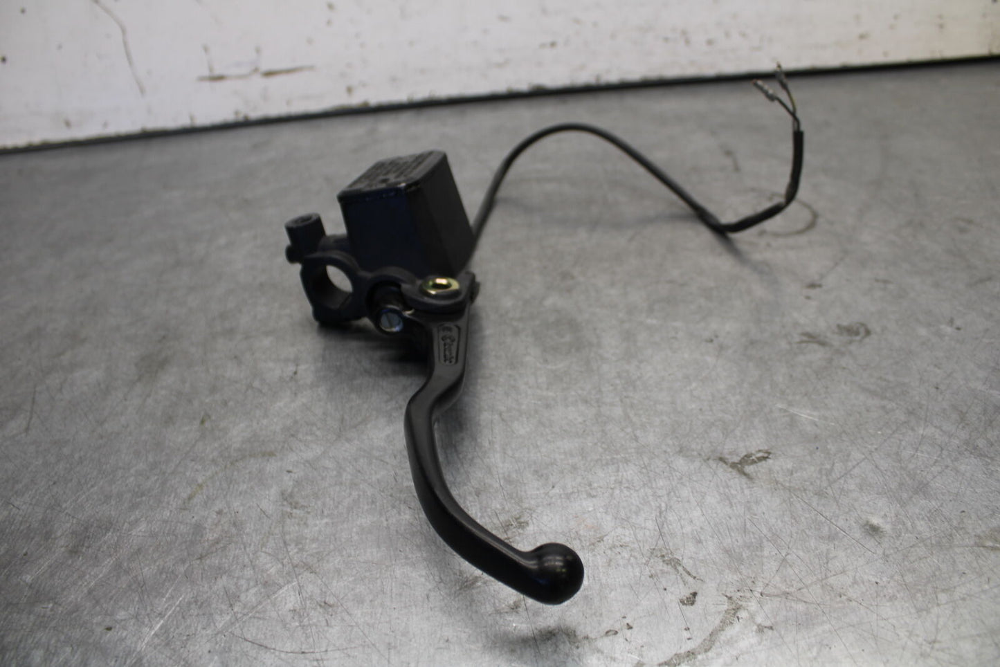 06-07 DUCATI MONSTER 695 FRONT BRAKE MASTER CYLINDER w/ LEVER BB674
